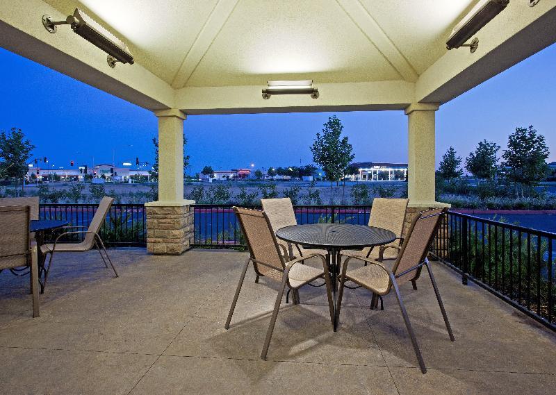 Candlewood Suites Turlock By Ihg Екстер'єр фото