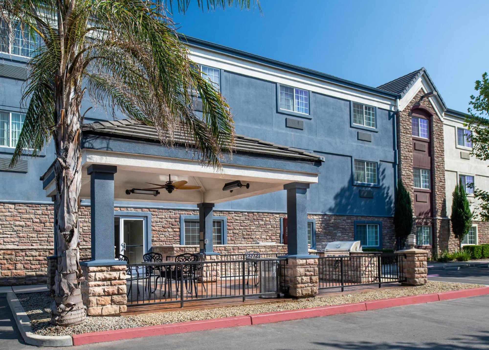Candlewood Suites Turlock By Ihg Екстер'єр фото