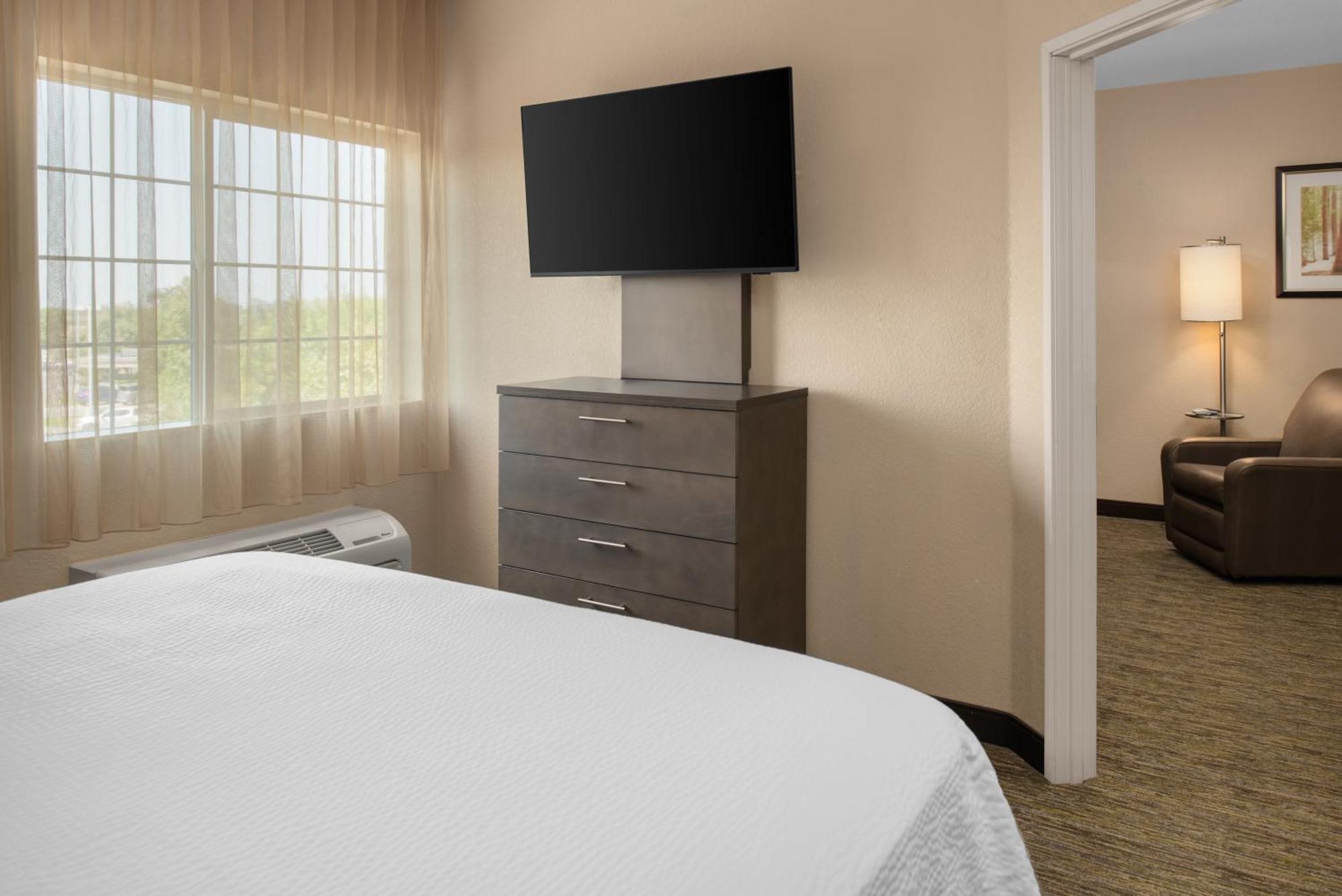 Candlewood Suites Turlock By Ihg Екстер'єр фото