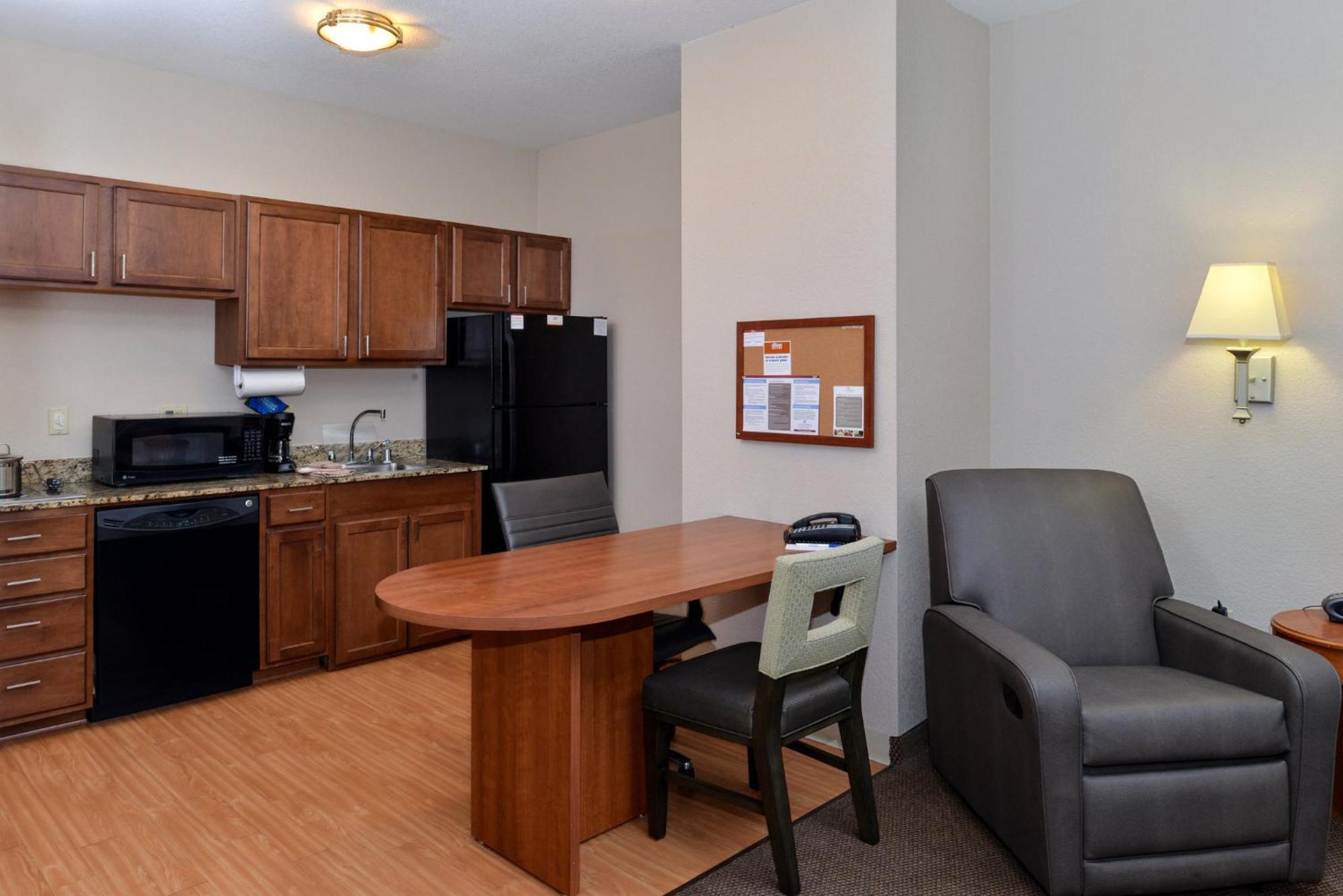 Candlewood Suites Turlock By Ihg Екстер'єр фото